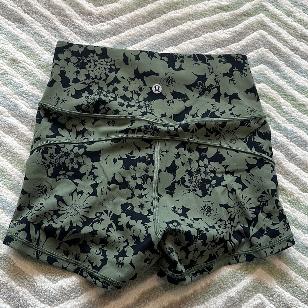 Lululemon booty shorts